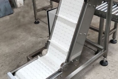 Elevador-de-Malla-Termoplastica-con-Empujadores